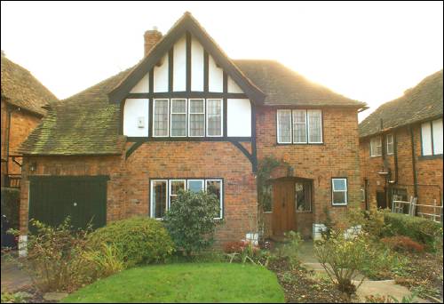 10 Edmunds Walk